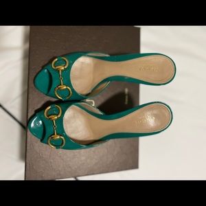 Authentic Gucci slides shoe